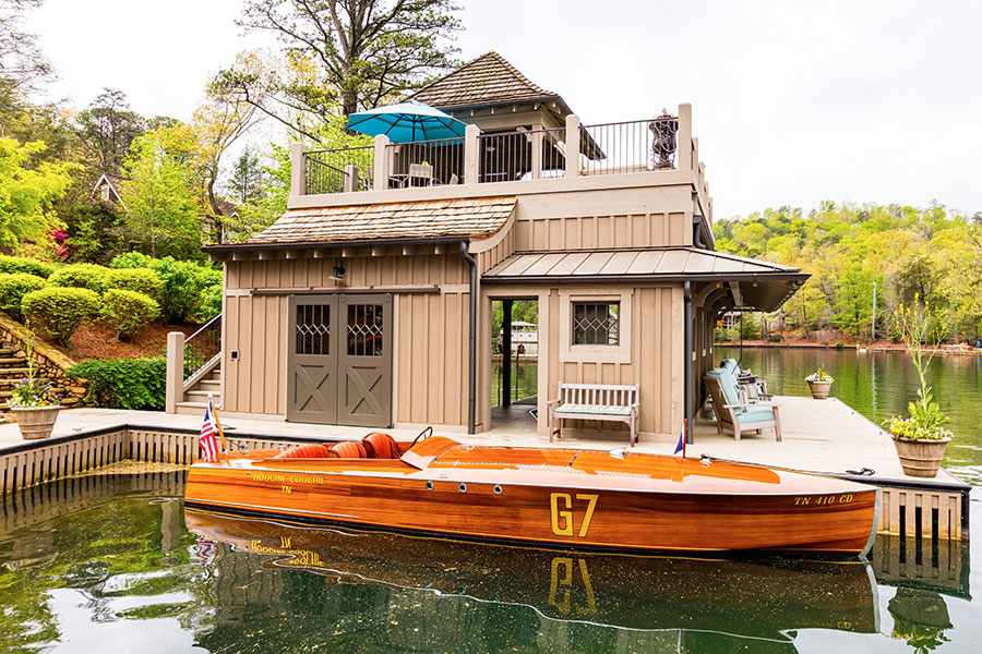 House Envy Country music superstar Alan Jackson and wife Denise are