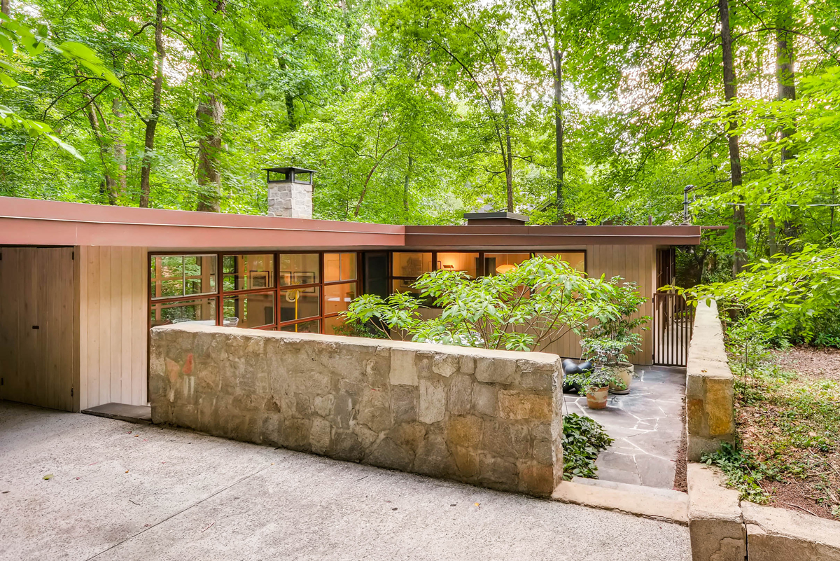 Midcentury-modern houses are in demand in Atlanta—and at a ...