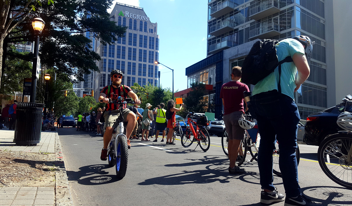 Atlanta testing ways to make Peachtree Street friendly to bicycles and  pedestrians