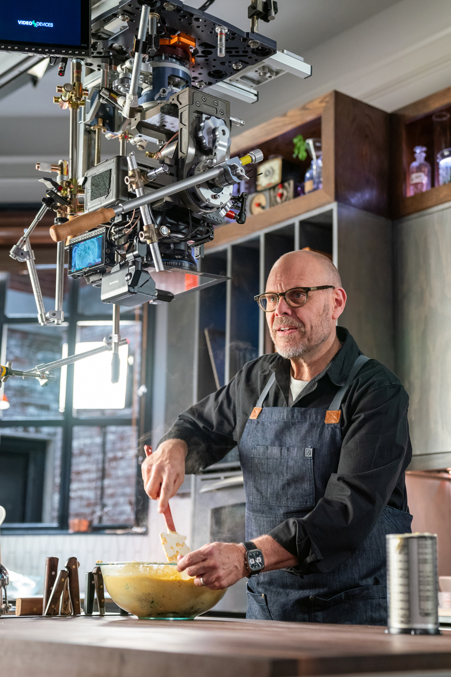 Alton Brown on the 'Good Eats' Relaunch and What You Really Need in Your  Kitchen