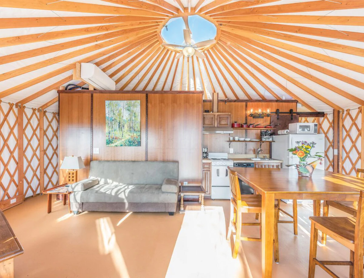 “Cherry Blossom” yurt on Lookout Mountain