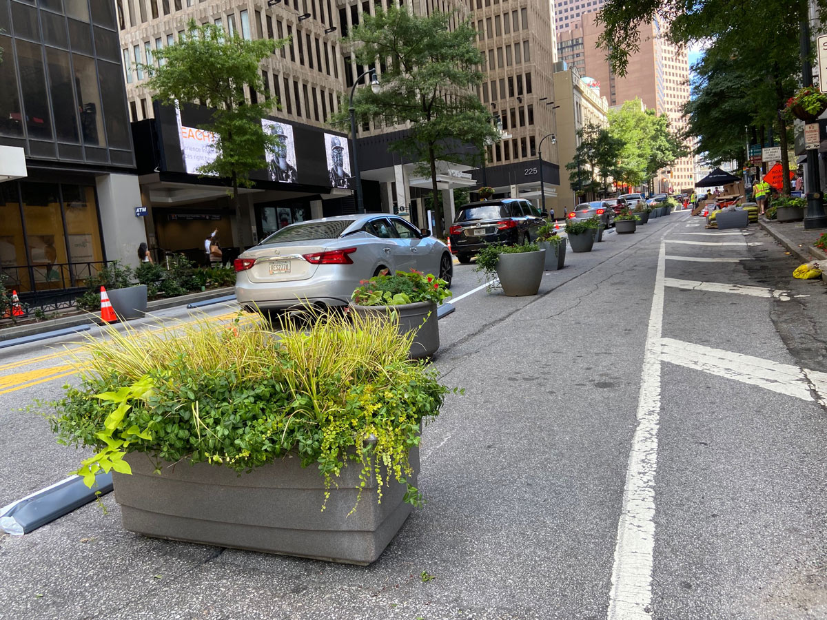 Atlanta testing ways to make Peachtree Street friendly to bicycles and  pedestrians