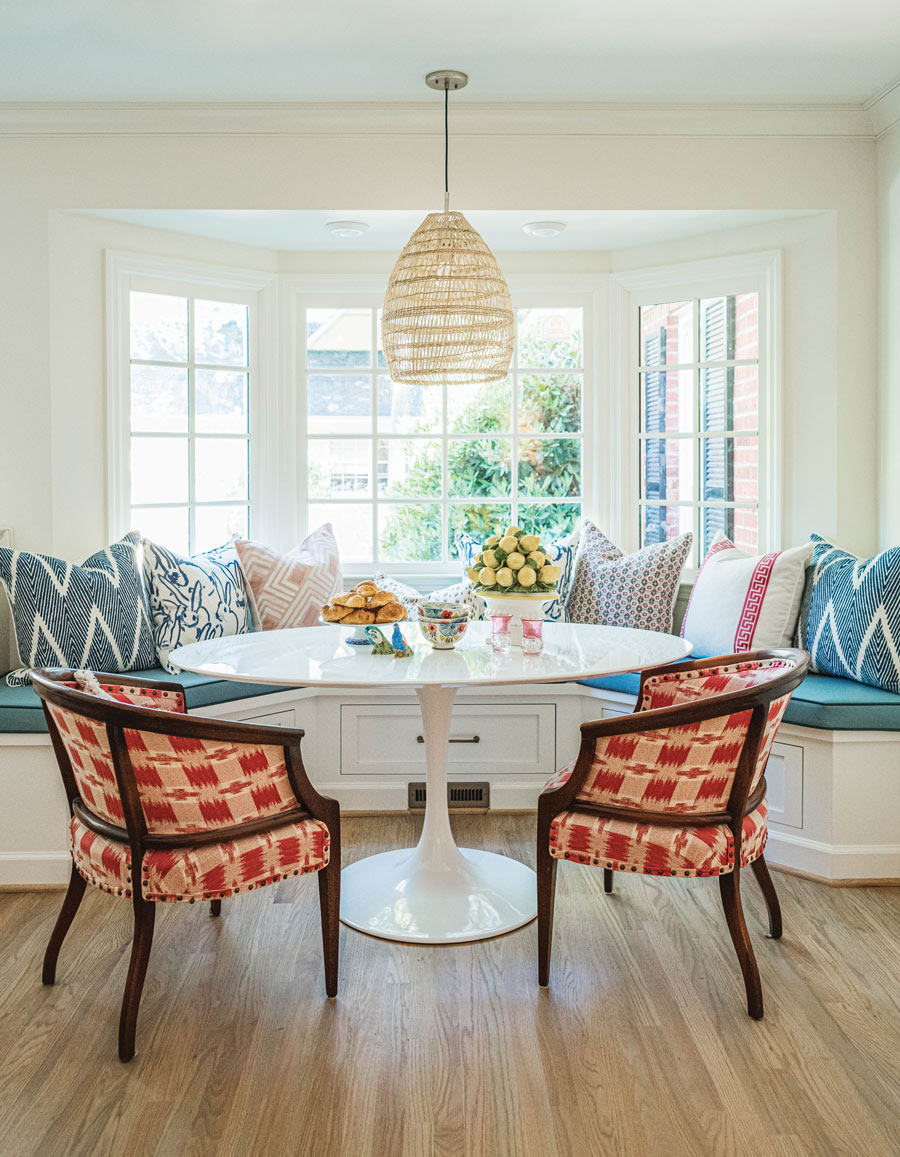 banquette seating for bay window