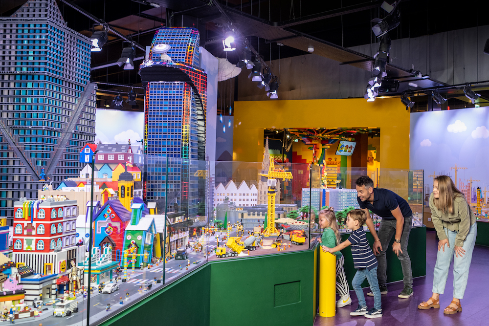 LEGO City: Build Your Own Adventure [Review] - The Brothers Brick