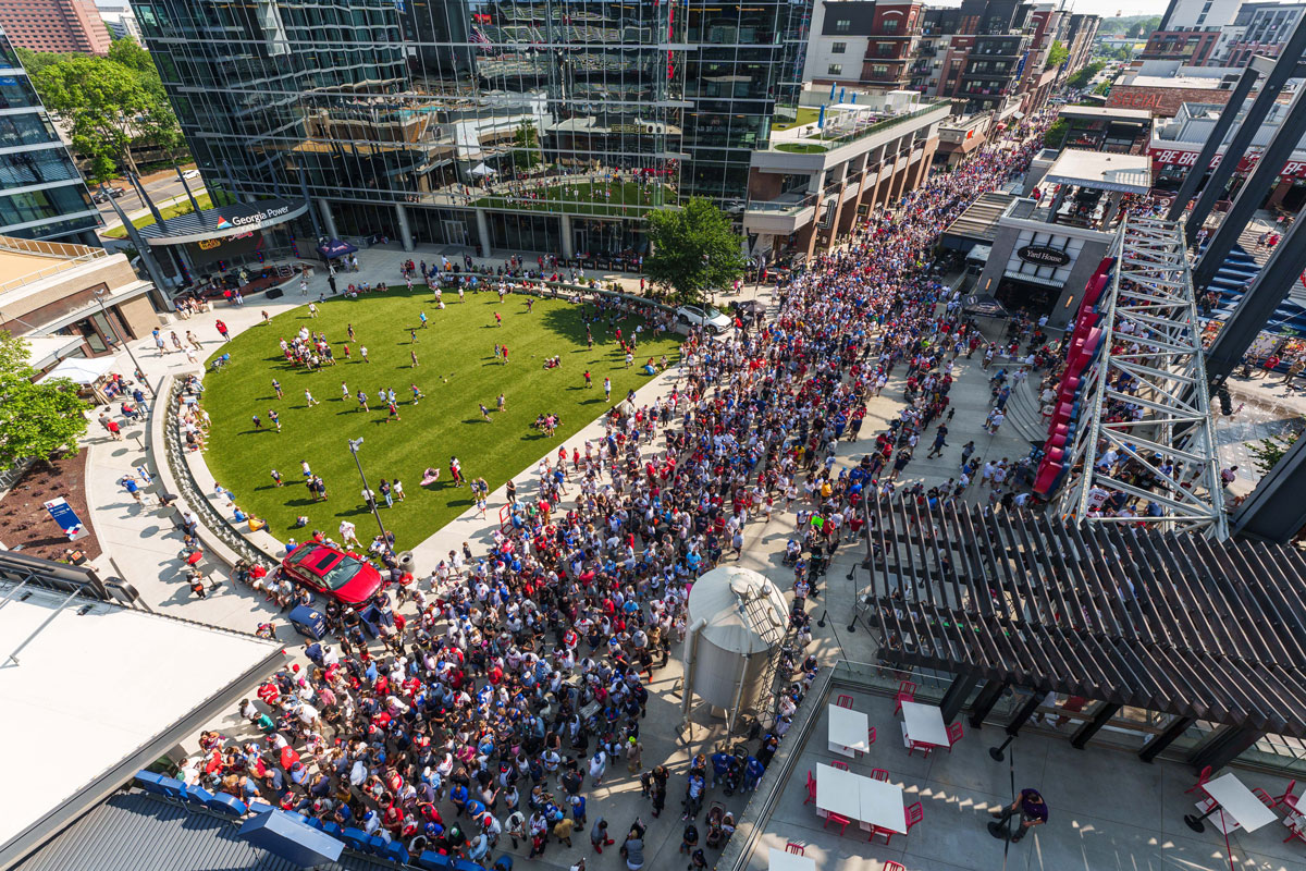 Atlanta Braves Host OutKast Night: Watch