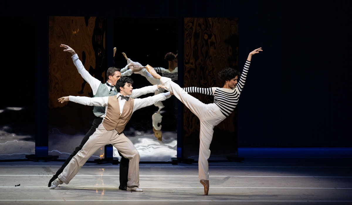 Atlanta Ballet performers on stage