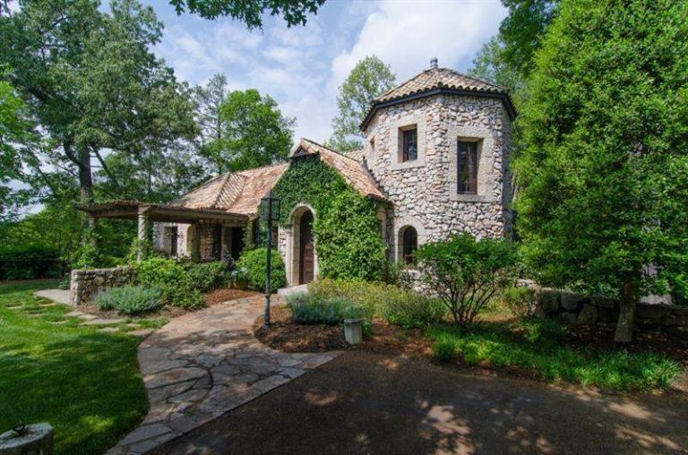 House Envy: This European guesthouse in Atlanta overlooks the Chattahoochee River