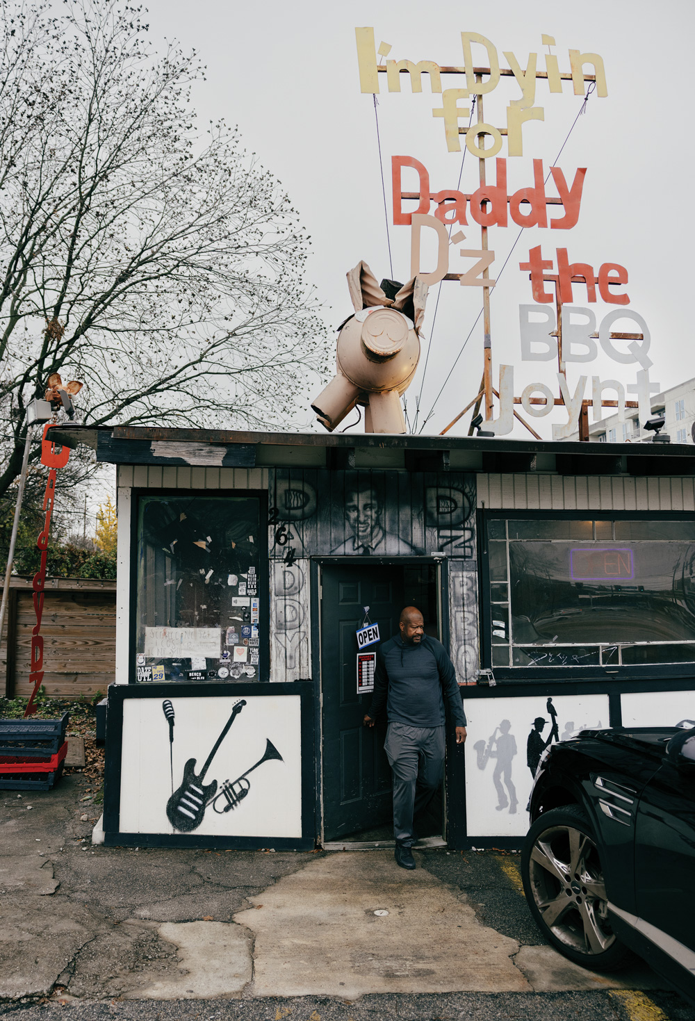 the outside of Daddy D’z BBQ Joynt