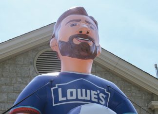 Inflatable Messi decorations invade Atlanta in advance of the World Cup